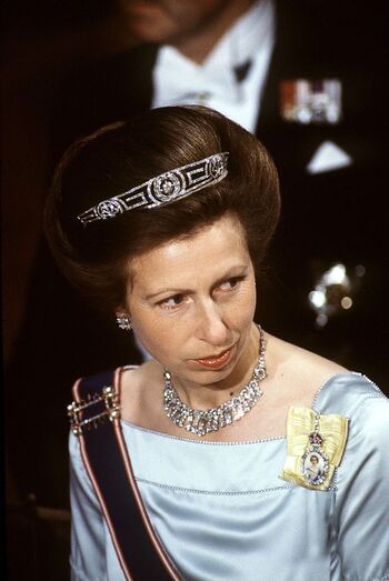 tiaras, realeza europeia, princesas, rainhas