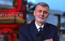 Afinal quem é a misteriosa mulher que roubou o coração de Gouveia e Melo... que continua casado com a mãe dos filhos