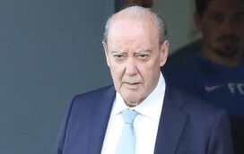 Pinto da Costa preocupa: a perda de peso, o ar abatido e a solidão. O que se passa, afinal, com o antigo presidente dos Dragões?