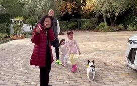 Dwayne Johnson surpreendeu a mãe e ofereceu-lhe um carro novo. Ela ficou em lágrimas 