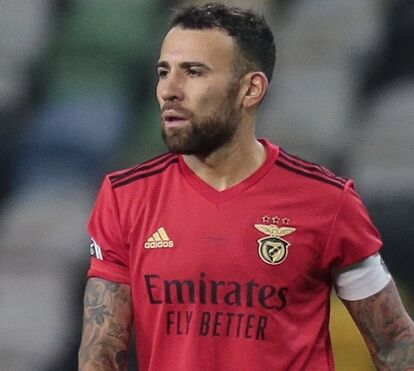 Defesa do Benfica Otamendi foi atacado em casa por assaltantes e ameaçado com um cinto no pescoço