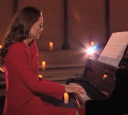 Kate Middleton surpreendeu com dotes de piano em especial de Natal