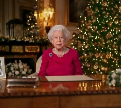 Rainha Isabel II em pânico no Natal. Homem invade castelo 