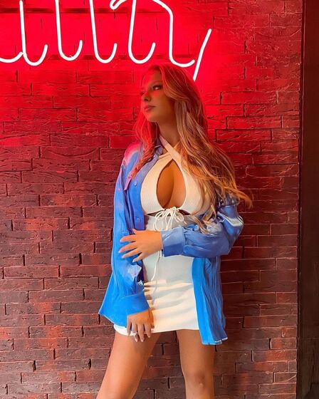 Beatriz Prates, Toy