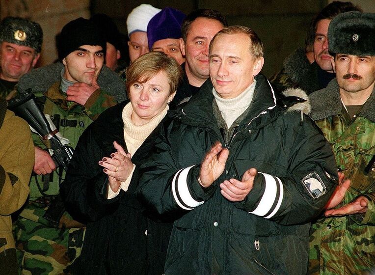 Putin com a ex-mulher, Lyudmila Putina, com quem teve duas filhas