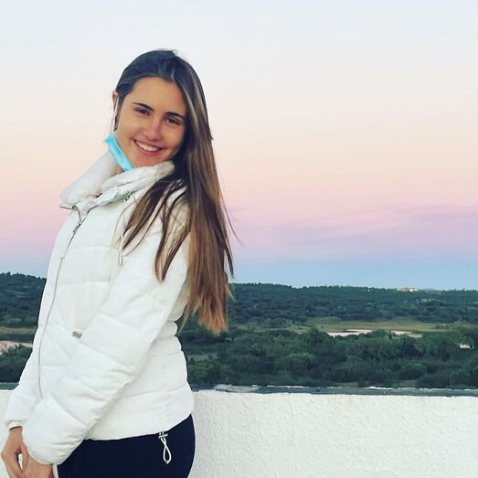 Fernanda Serrano, Laura Serrano