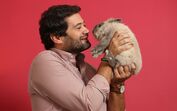André Ventura com a coelha Acácia 