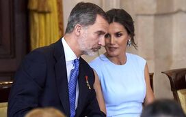 Discotecas fechadas, festas privadas e paixões proibidas: imprensa espanhola revela o que o rei Felipe VI fazia quando ninguém estava a ver