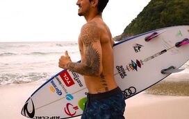 Surfista Gabriel Medina faz pausa na carreira