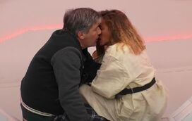 Traição assumida. Bruno de Carvalho e Liliana trocam beijos apaixonados na casa de banho: "Estou aberto a ti como és"