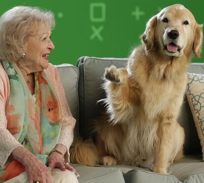 Morreu Betty White, a atriz de 'Sarilhos com Elas'