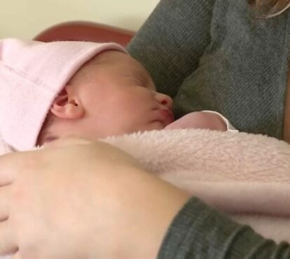 Margarida nasceu à meia noite no Hospital Garcia de Horta em Almada. Conheça a história