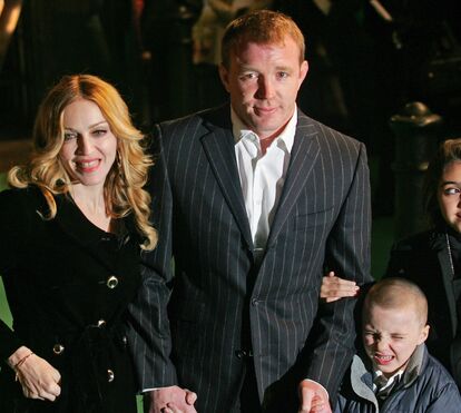 Quem é Rocco Richie, aliás Rhed, a nova coqueluxe das artes plásticas que afinal é filho de Madonna e Guy Ritchie