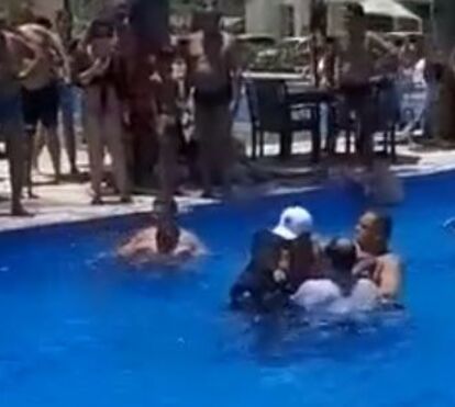 Escândalo no condomínio: vereador de São Paulo é arrancado da piscina por polícia após ofensas racistas