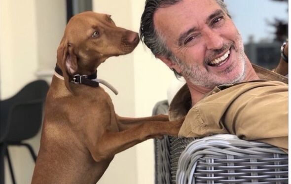 João Cotrim de Figueiredo com a cadela Bala 