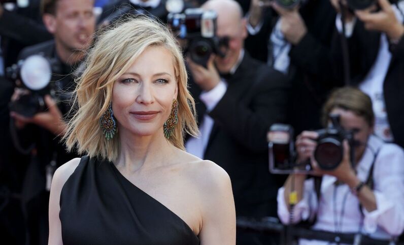 Celebridades corte de cabelo mais de 50 anos