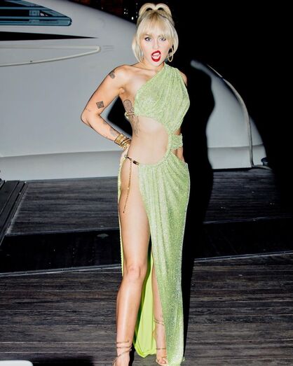 Miley Cyrus, cantora, final de ano