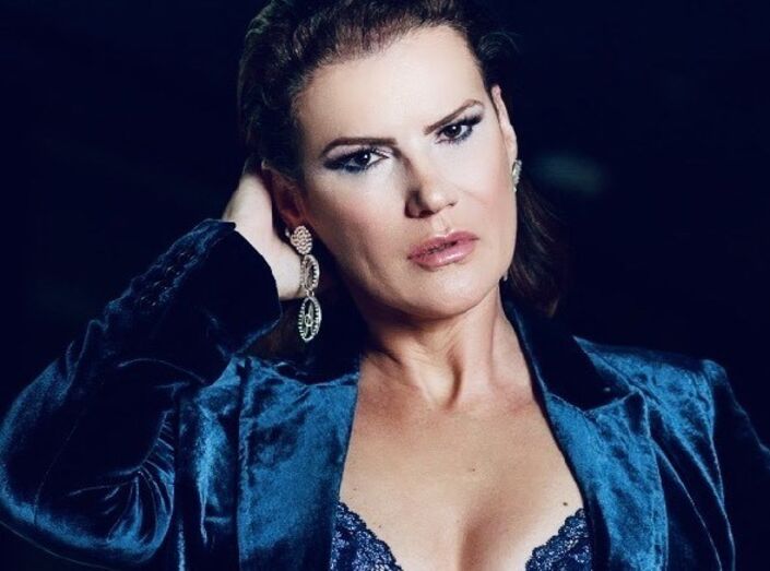 Elma Aveiro