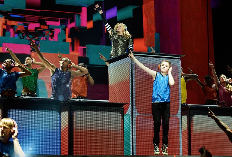 Rocco Ritchie com a mãe, Madonna