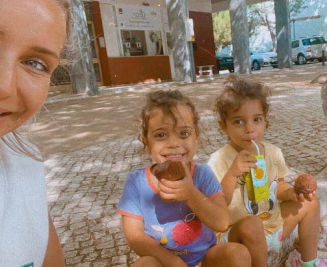 Luciana Abreu com as filhas