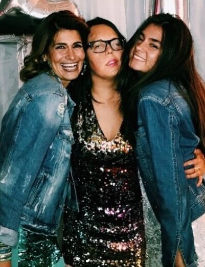 Liliana Campos, Nita, amiga