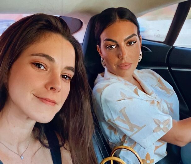 Georgina Rodríguez e a amiga Elena Pina