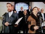 Padre Sexy na missa de aniversário da TVI