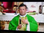 Padre Sexy na missa de aniversário da TVI