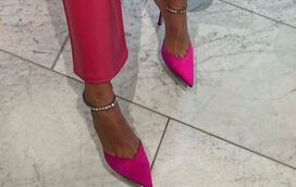 Quer seguir as tendências? Então, sapatos e sandálias têm de ser nesta cor