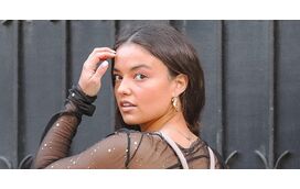 Sandra Silva chora ao contar que a mãe tem de ir para um lar