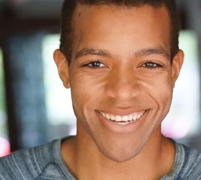 Autoridades investigam morte misteriosa de ator de 'The Walking Dead', encontrado morto na rua 