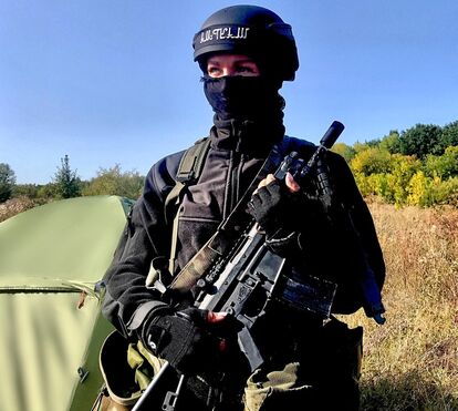 Soldado de saltos altos: Miss Ucrânia junta-se ao exército e promete matar invasores russos