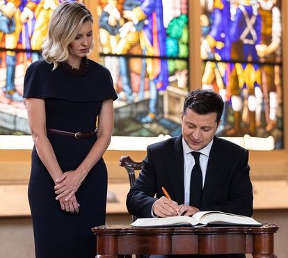 Amy Schumer pediu para ter Volodymyr Zelensky na cerimónia dos Óscares
