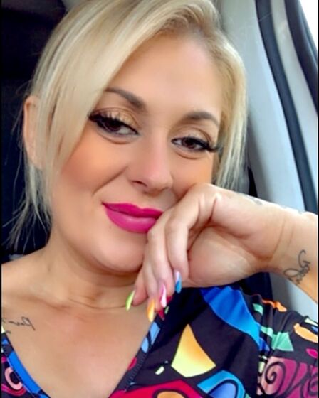 Cantora Rebeca