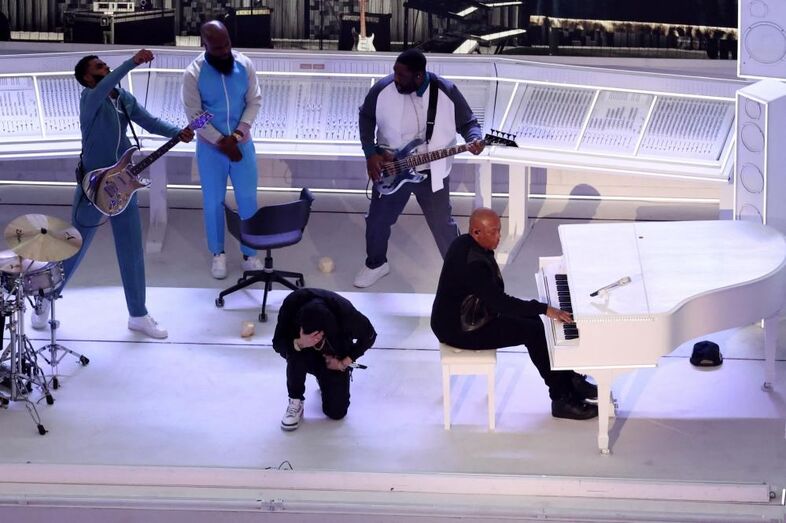 Eminem em protesto no palco do Super Bowl