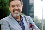 Cauã Reymond 'incendeia' a internet e José Carlos Malato reage à imagem de nu integral