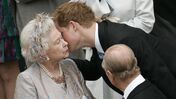 Rainha Isabel II, príncipe Harry 