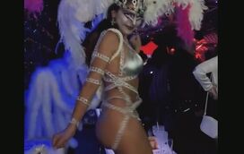 Ex-'Casa dos Segredos' deixa pouco à imaginação em vídeo de Carnaval