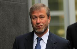 Roman Abramovich quer 3,6 mil milhões de euros pelo Chelsea... numa altura em que pode ser alvo de pesadas sanções por ser próximo de Putin 