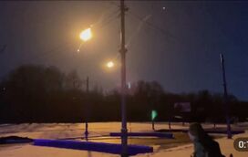 Ucrânia afirma ter abatido caça russo e imagens mostram bolas de fogo no céu de Kharkiv