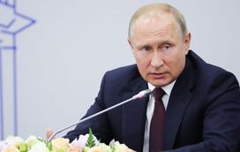 Vladimir Putin: entre os excessos de botox e a encenação de uma virilidade exacerbada
