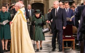 Sem Harry mas com Isabel II: eis como decorreu o serviço religioso de homenagem ao príncipe Philip
