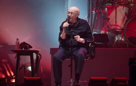 Phil Collins obrigado a deixar de dar concertos por estar cada vez mais debilitado. Já nem bateria pode tocar