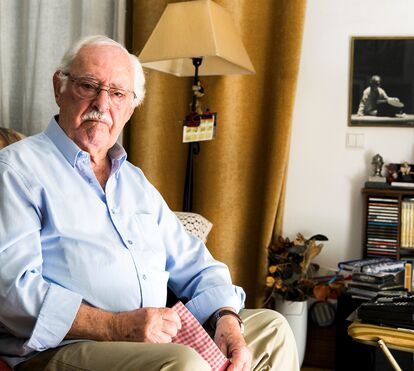 Da fome na guerra às glórias nos palcos, do amor à única mulher que teve às sopas que leva para o jantar. Eis Ruy de Carvalho aos 95 anos, numa conversa feita de emoção