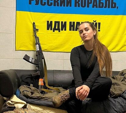 Mulheres de armas na Ucrânia: elas não se rendem às tropas russas