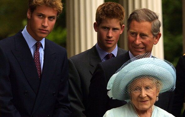 Rainha-mãe, príncipe Harry, príncipe William, príncipe Carlos