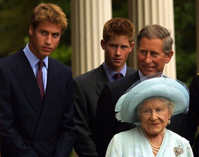 Rainha-mãe, príncipe Harry, príncipe William, príncipe Carlos