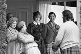 Encontro de família: a rainha mãe, Isabel II, Diana e Carlos