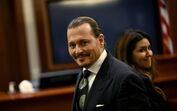 Faz fortuna com a pintura. Johnny Depp ganha milhões com quadros da sua autoria e já nem precisa do cinema