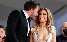 Já nem disfarçam. JLo e Ben Affleck separados no aniversário de casamento